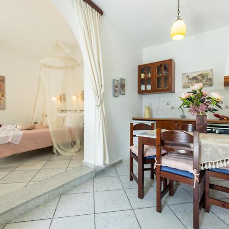סטלידה Sunrock Suites מראה חיצוני תמונה